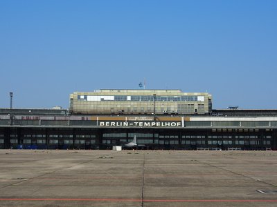 Berlin: Stillgelegter Flughafen Tempelhof - Urheber @finecki